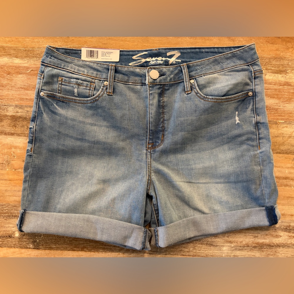 Seven7 Bermuda Sunset 9” Inseam Women's Light Blue Denim Roll-Cuff Shorts, Sz 16